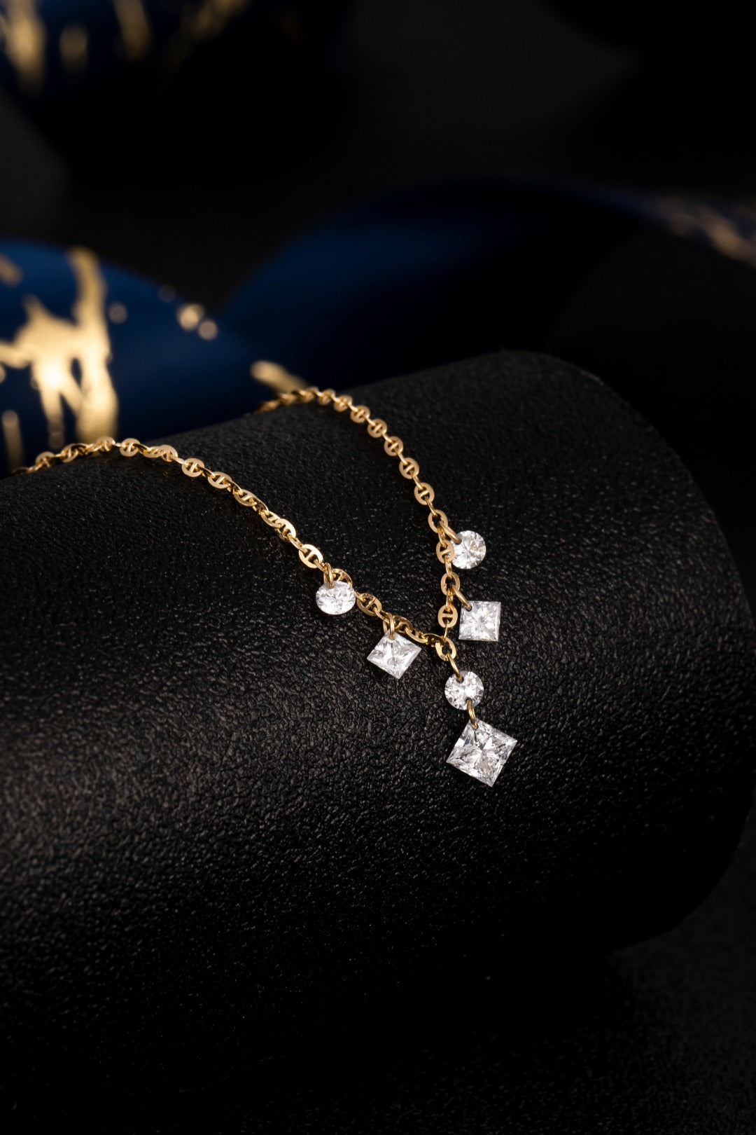 18K 金培育鑽石項鍊 0.55ct - 6 顆副石經典款 (ZBN0106)