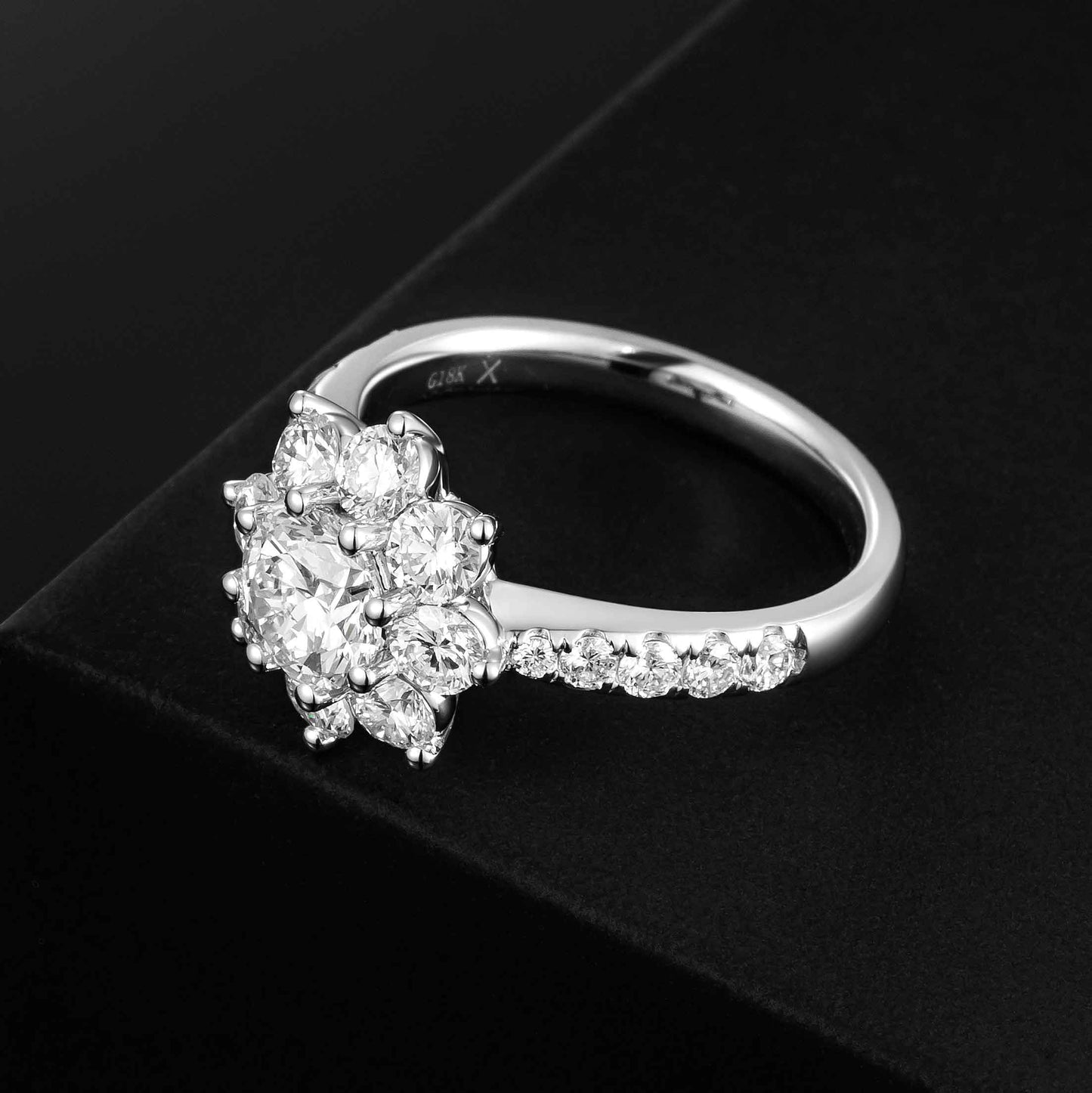 ZBR0011-1.00CT
P500027
18K金培育鑽戒指
金重:4.54g
主石:0.86ct 副石:1.282ct