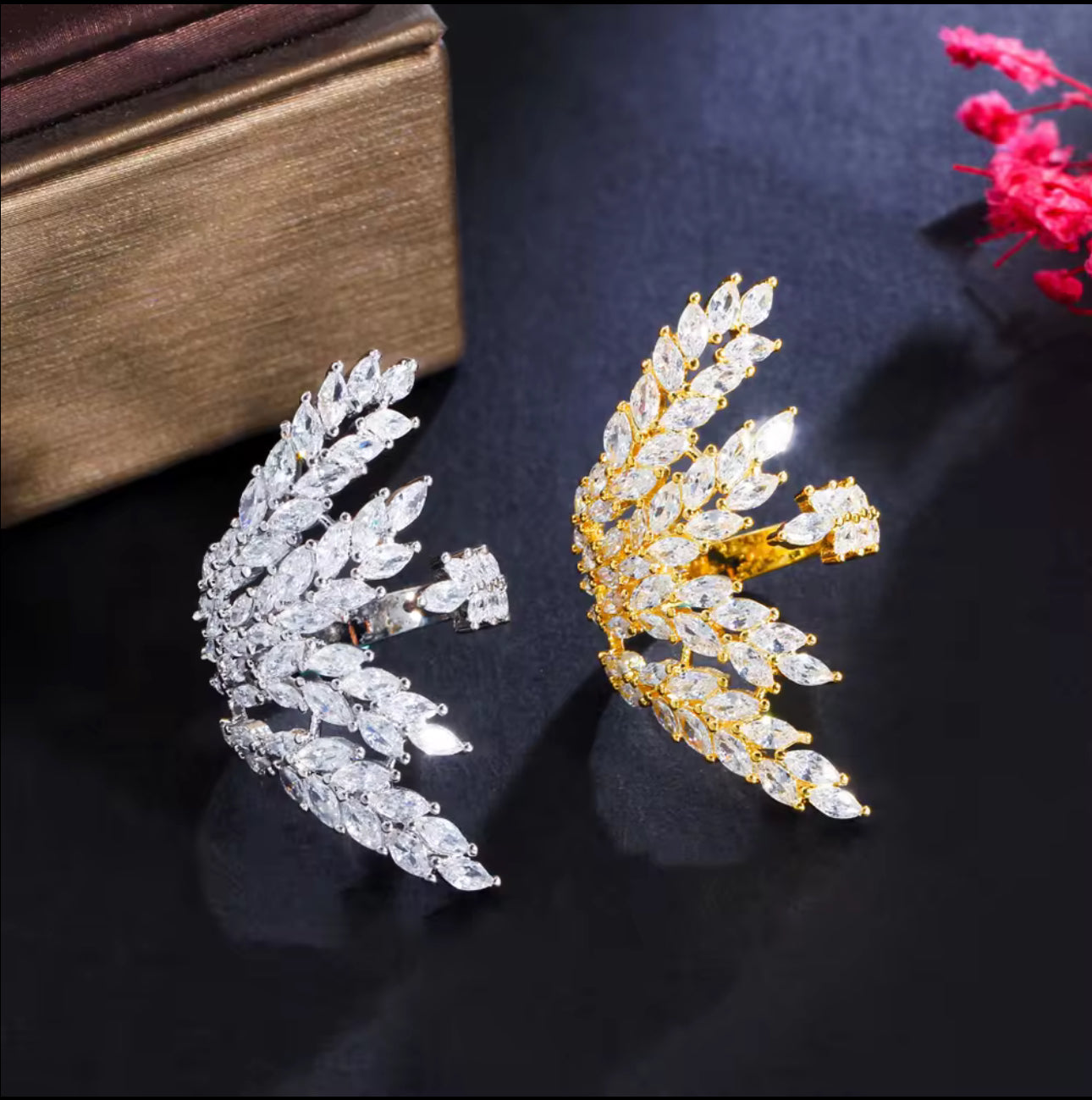 葉形立方鋯石可調戒指 - 金色/銀色雙色可選 (Anillos)