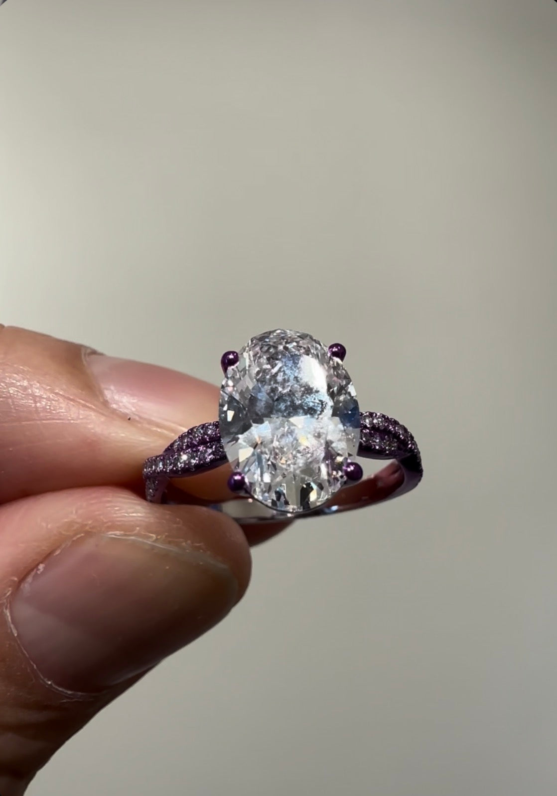 9K 3.08卡紫色電彩金欖型鑽石戒指￼