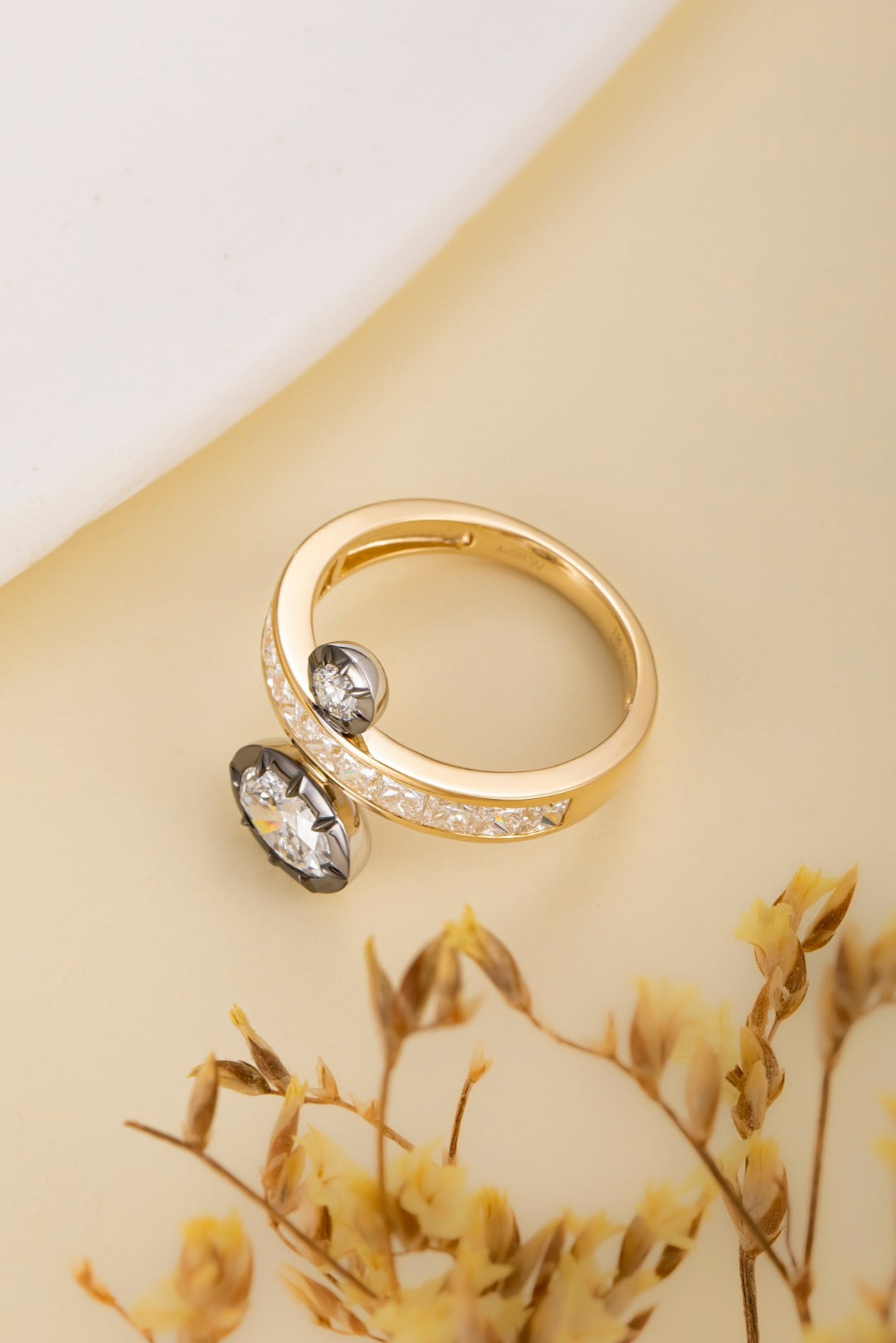 14K 金培育鑽石戒指 - 0.74ct 主石配 1.27ct 副石 (14 號)