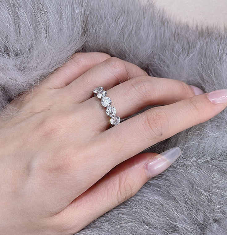 925純銀 5mm 方晶鋯石永恒戒指 | 訂婚結婚戒帶 | 輕奢精緻珠寶