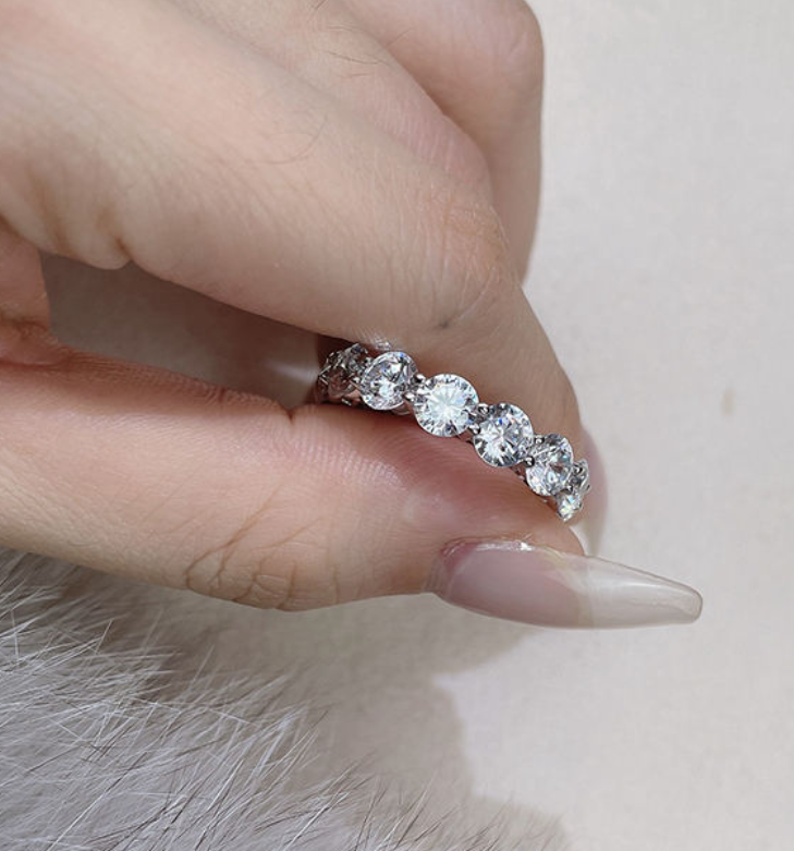 925純銀 5mm 方晶鋯石永恒戒指 | 訂婚結婚戒帶 | 輕奢精緻珠寶