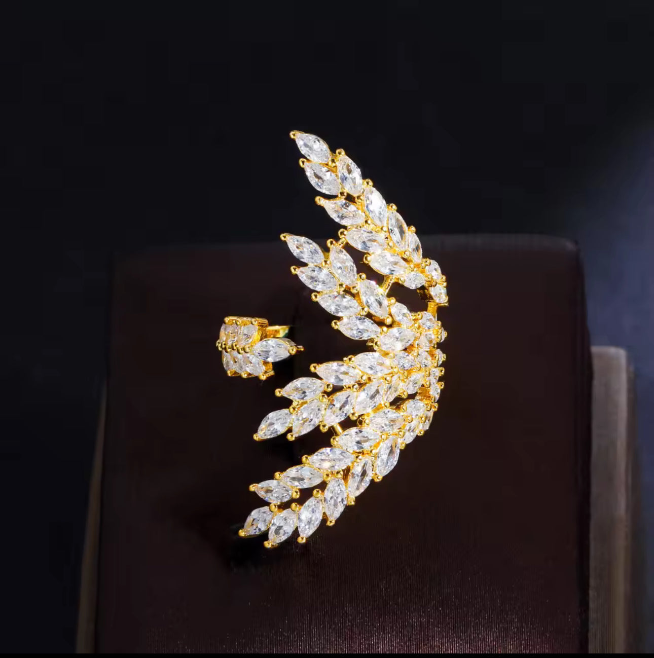 葉形立方鋯石可調戒指 - 金色/銀色雙色可選 (Anillos)