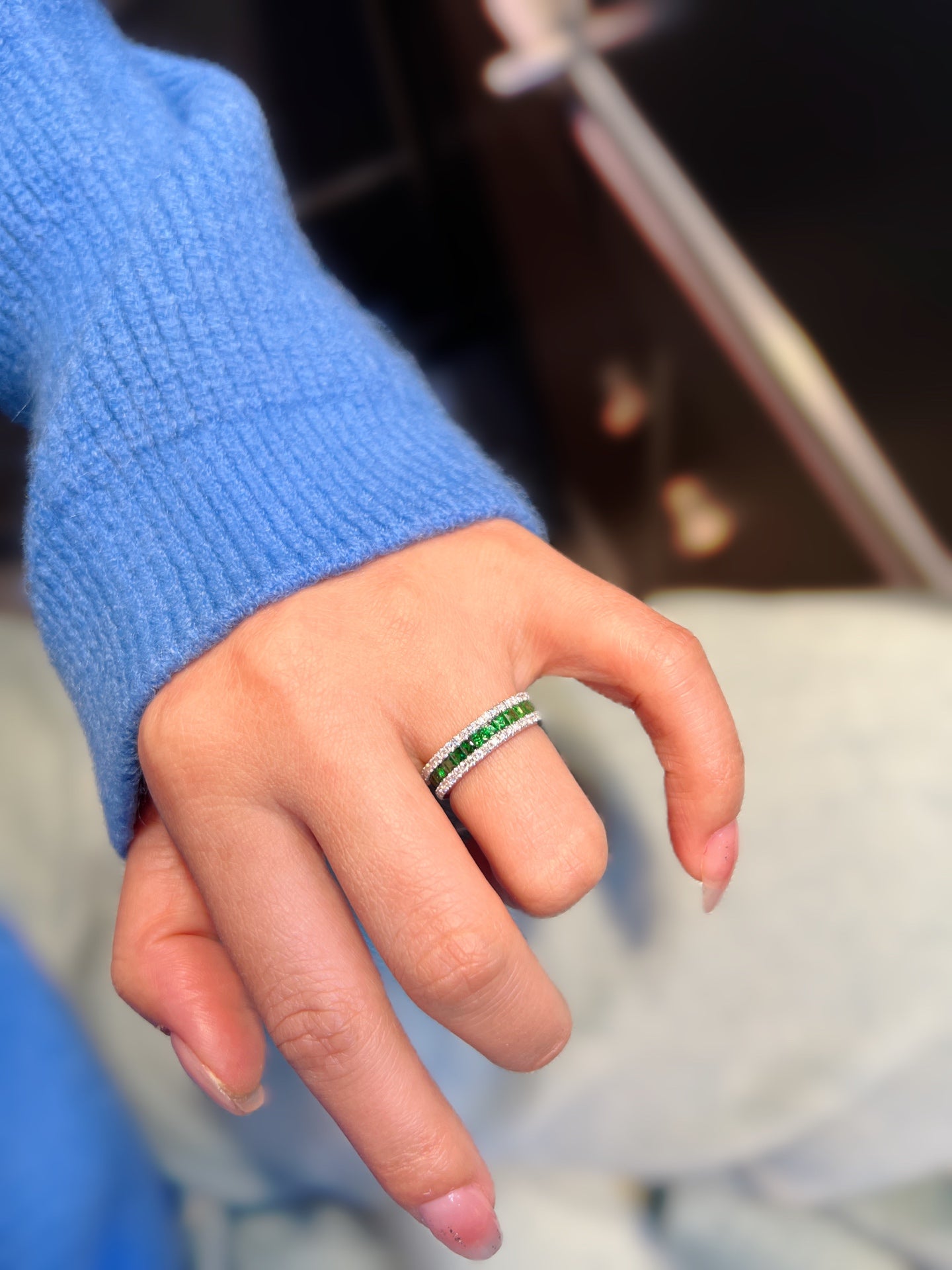 祖母綠戒指排戒 1.82ct | 18K金 4.07g | 天然寶石戒指