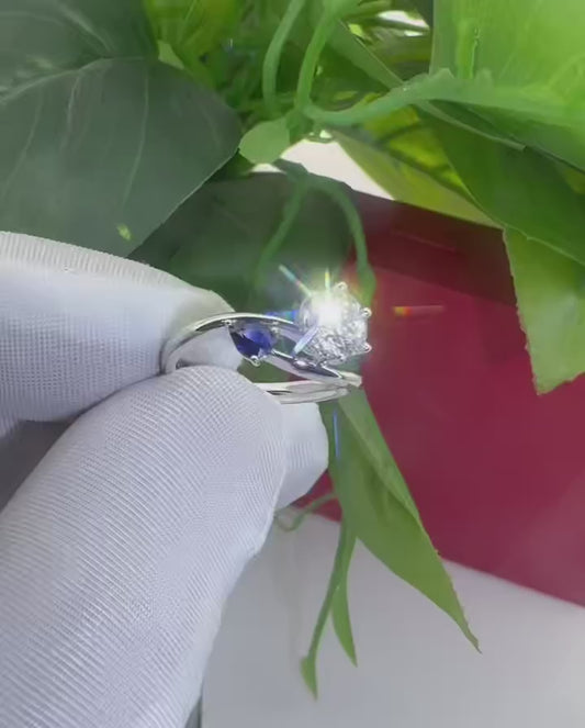 18K 金培育鑽石 1.05ct + 天然皇家藍寶石 0.29ct - 天使與貴族配搭